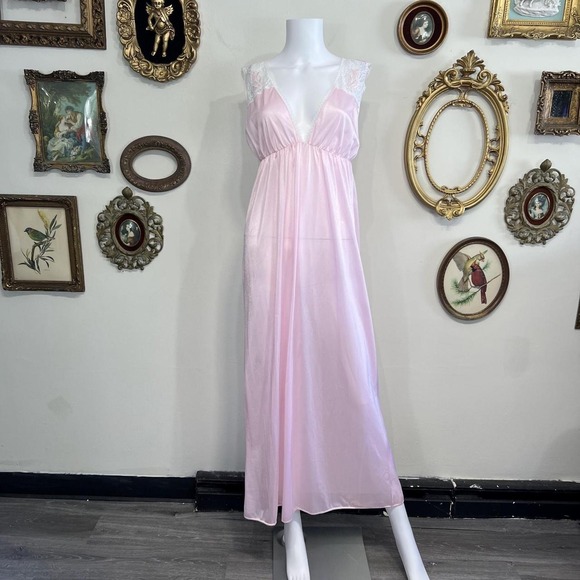 Vintage Dresses & Skirts - Vintage Pink Lace Trim Embroidered Nightgown - Size L